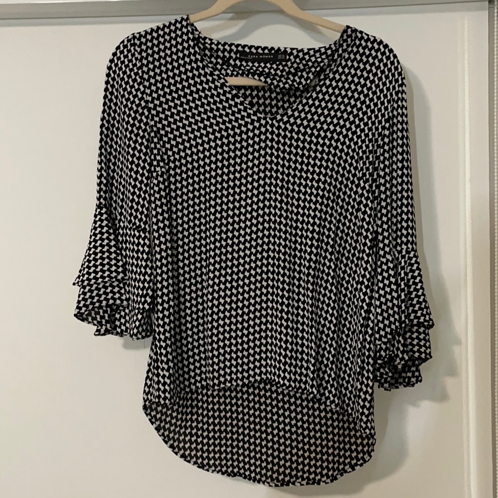 ZARA. Size XS. White and black